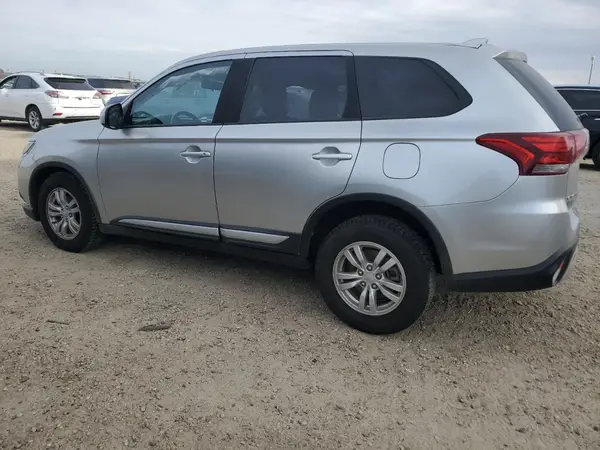 JA4AZ2A33LZ604330 2020 MITSUBISHI OUTLANDER - Image 2