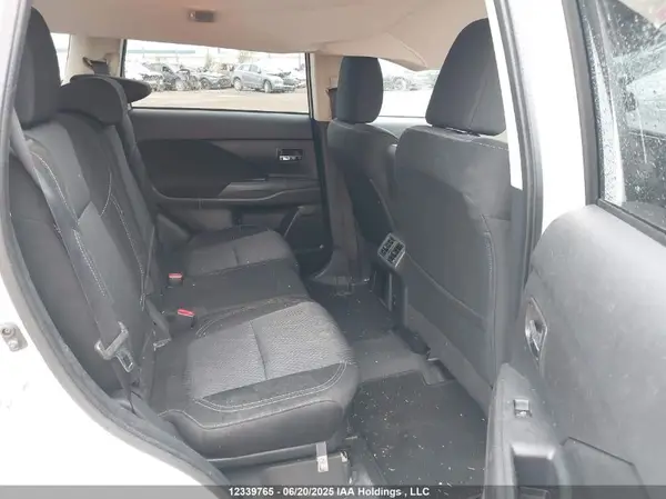 JA4AZ2A33LZ605249 2020 MITSUBISHI OUTLANDER - Image 8