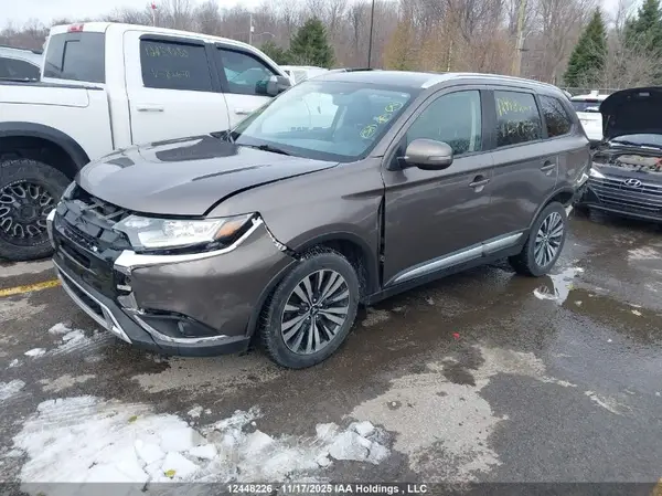 JA4AZ2A33LZ607759 2020 MITSUBISHI OUTLANDER - Image 2