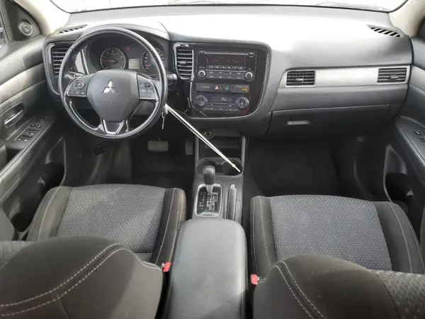 JA4AZ2A34GZ601801 2016 MITSUBISHI OUTLANDER - Image 8