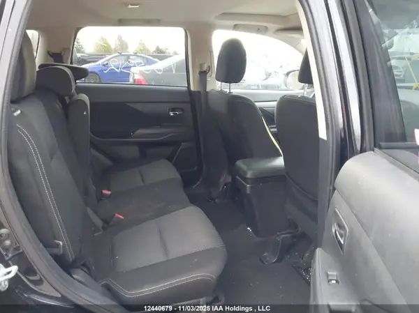 JA4AZ2A34GZ608912 2016 MITSUBISHI OUTLANDER - Image 8