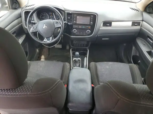 JA4AZ2A34HZ002205 2017 MITSUBISHI OUTLANDER - Image 8