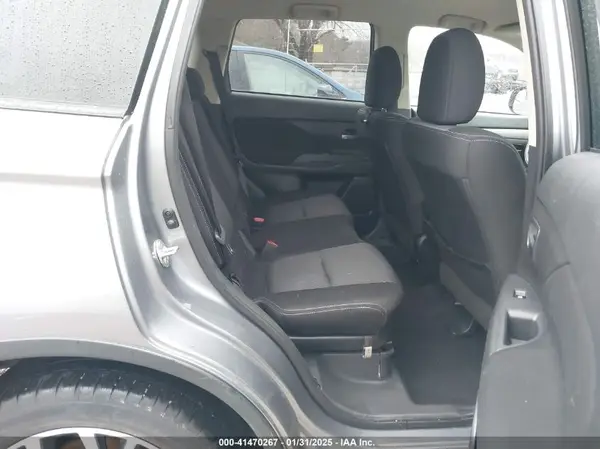 JA4AZ2A34HZ016072 2017 MITSUBISHI OUTLANDER - Image 8