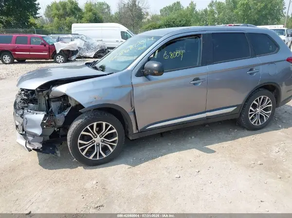 JA4AZ2A34HZ022762 2017 MITSUBISHI OUTLANDER - Image 2