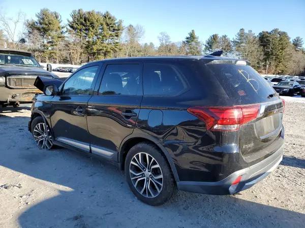 JA4AZ2A34HZ026018 2017 MITSUBISHI OUTLANDER - Image 2