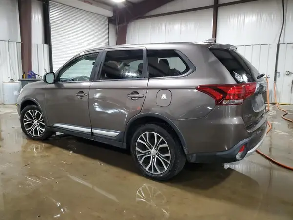 JA4AZ2A34HZ031154 2017 MITSUBISHI OUTLANDER - Image 2