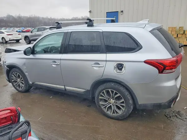 JA4AZ2A34HZ049007 2017 MITSUBISHI OUTLANDER - Image 2