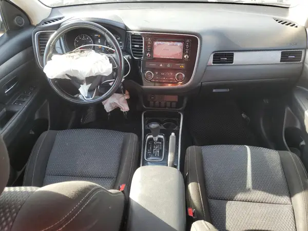 JA4AZ2A34HZ052053 2017 MITSUBISHI OUTLANDER - Image 8