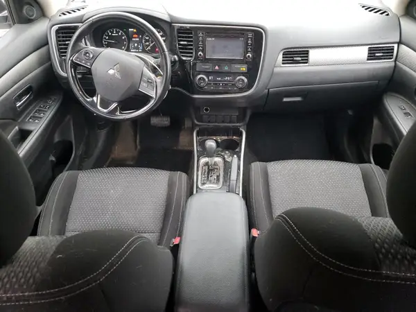JA4AZ2A34HZ069077 2017 MITSUBISHI OUTLANDER - Image 8