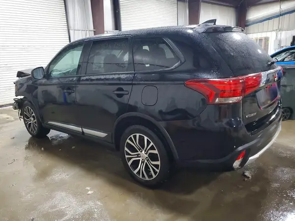 JA4AZ2A34JZ005501 2018 MITSUBISHI OUTLANDER - Image 2