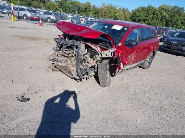 JA4AZ2A34JZ006860 2018 MITSUBISHI OUTLANDER - Image 2