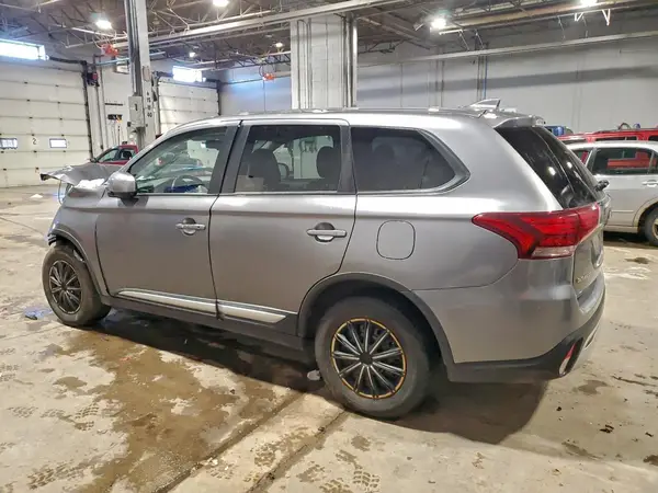 JA4AZ2A34LJ600303 2020 MITSUBISHI OUTLANDER - Image 2