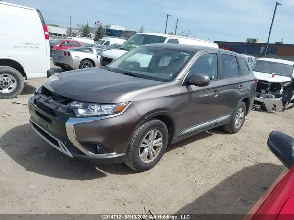 JA4AZ2A34LZ603719 2020 MITSUBISHI OUTLANDER - Image 2