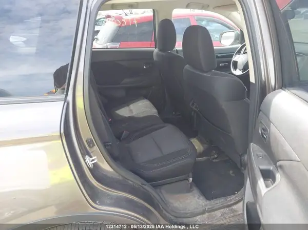 JA4AZ2A34LZ603719 2020 MITSUBISHI OUTLANDER - Image 8