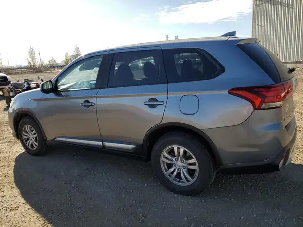 JA4AZ2A34LZ608127 2020 MITSUBISHI OUTLANDER - Image 2
