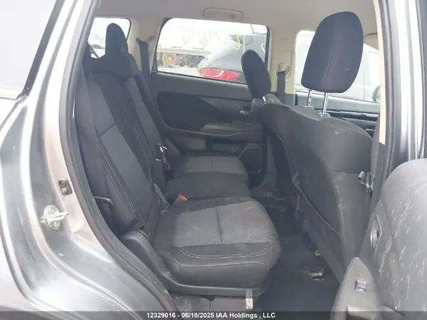 JA4AZ2A34LZ608886 2020 MITSUBISHI OUTLANDER - Image 8