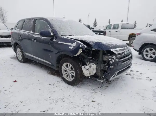 JA4AZ2A34LZ612999 2020 MITSUBISHI OUTLANDER - Image 1