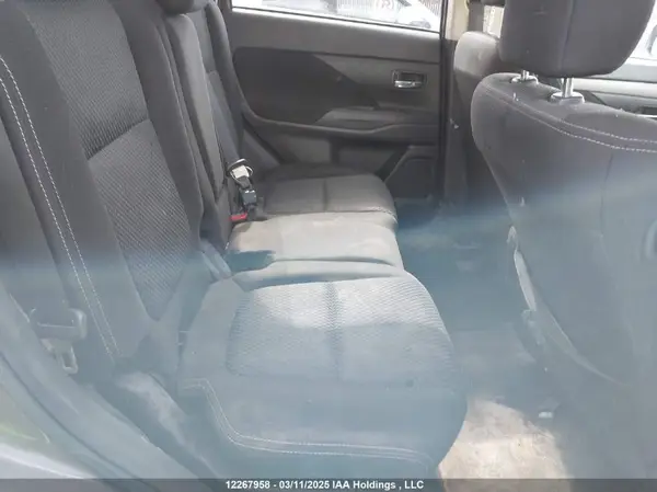 JA4AZ2A35GZ600706 2016 MITSUBISHI OUTLANDER - Image 8