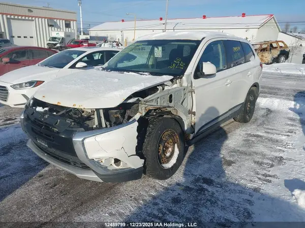 JA4AZ2A35GZ602228 2016 MITSUBISHI OUTLANDER - Image 2