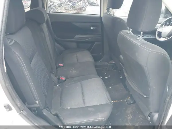 JA4AZ2A35GZ607476 2016 MITSUBISHI OUTLANDER - Image 8