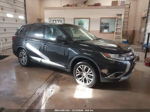 JA4AZ2A35HZ002438 2017 MITSUBISHI OUTLANDER - Image 1