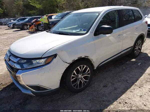 JA4AZ2A35HZ014380 2017 MITSUBISHI OUTLANDER - Image 2