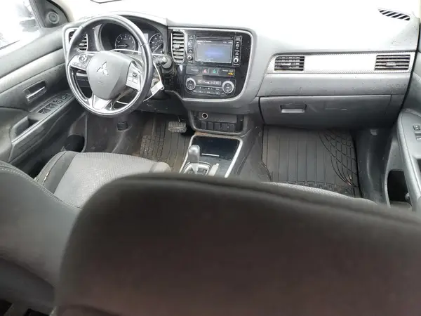 JA4AZ2A35HZ017764 2017 MITSUBISHI OUTLANDER - Image 8