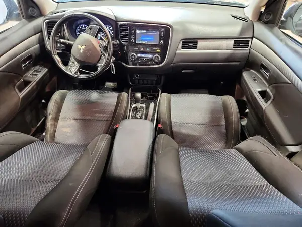 JA4AZ2A35HZ026917 2017 MITSUBISHI OUTLANDER - Image 8