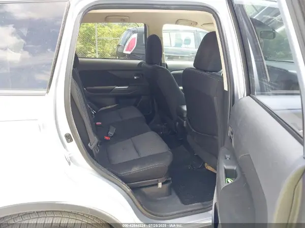 JA4AZ2A35HZ030398 2017 MITSUBISHI OUTLANDER - Image 8