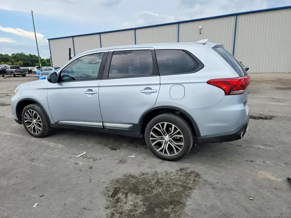 JA4AZ2A35HZ030403 2017 MITSUBISHI OUTLANDER - Image 2