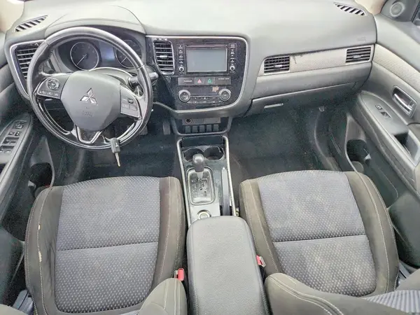 JA4AZ2A35HZ030403 2017 MITSUBISHI OUTLANDER - Image 8