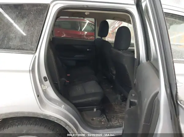 JA4AZ2A35HZ033141 2017 MITSUBISHI OUTLANDER - Image 8