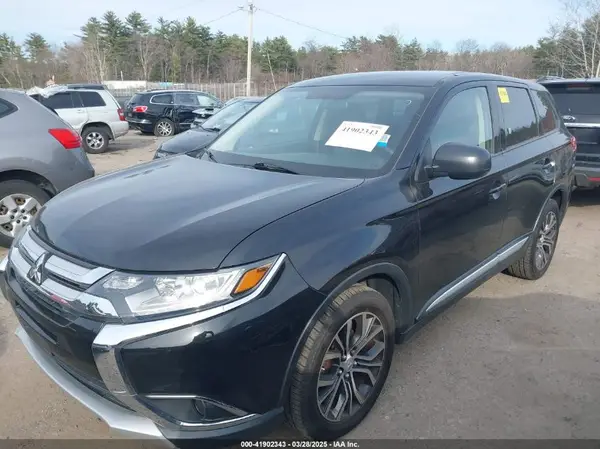 JA4AZ2A35HZ035505 2017 MITSUBISHI OUTLANDER - Image 2