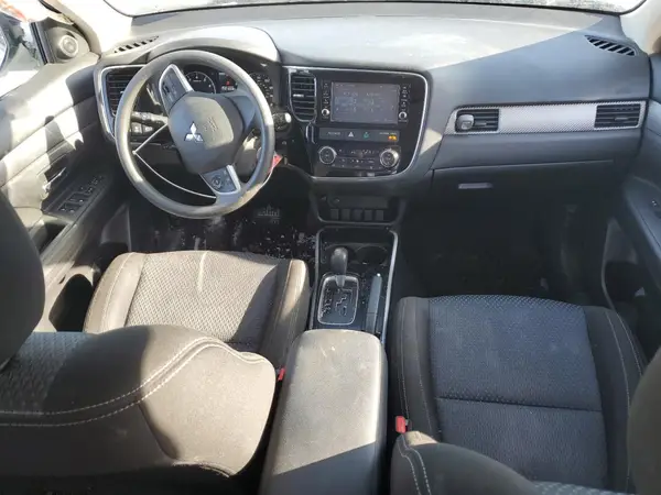 JA4AZ2A35JZ008634 2018 MITSUBISHI OUTLANDER - Image 8