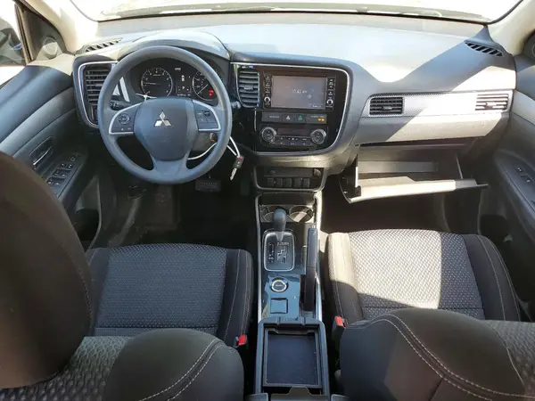 JA4AZ2A35JZ014482 2018 MITSUBISHI OUTLANDER - Image 8