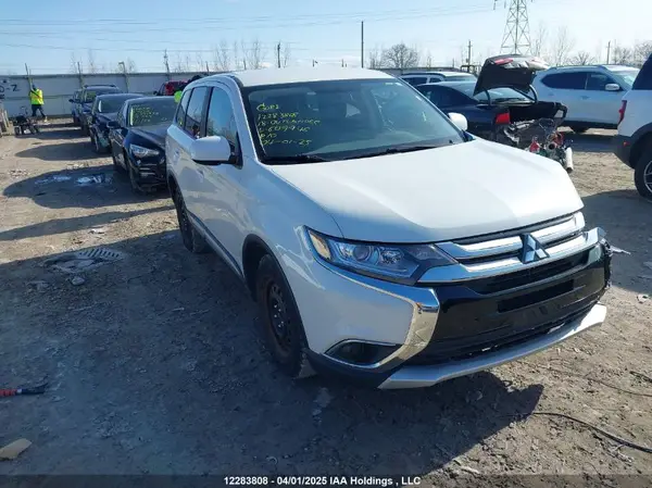 JA4AZ2A35JZ609946 2018 MITSUBISHI OUTLANDER - Image 1