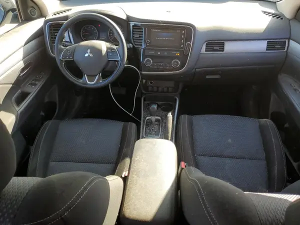 JA4AZ2A35JZ616413 2018 MITSUBISHI OUTLANDER - Image 8