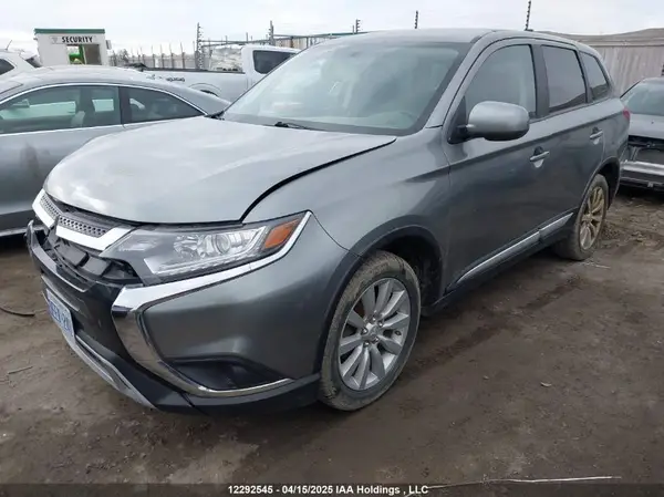 JA4AZ2A35KZ609303 2019 MITSUBISHI OUTLANDER - Image 2