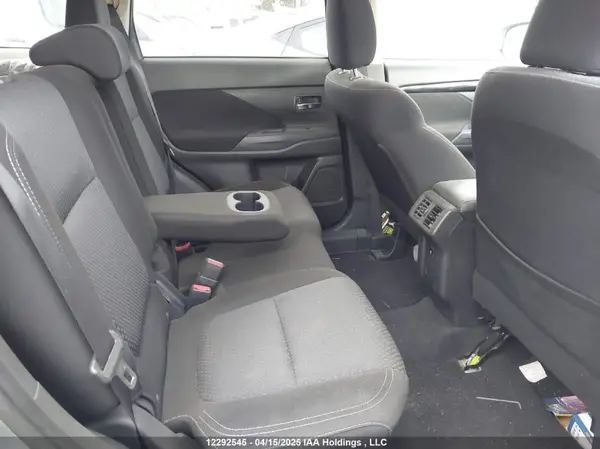 JA4AZ2A35KZ609303 2019 MITSUBISHI OUTLANDER - Image 8