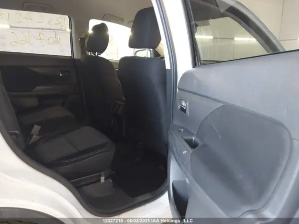 JA4AZ2A35LZ604166 2020 MITSUBISHI OUTLANDER - Image 8