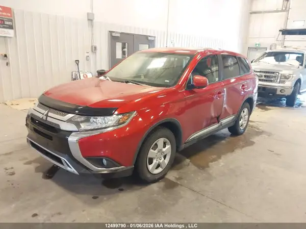 JA4AZ2A35LZ606984 2020 MITSUBISHI OUTLANDER - Image 2