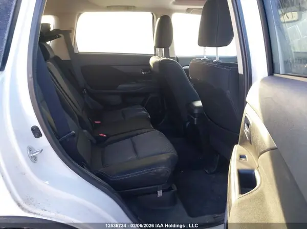 JA4AZ2A36GZ604764 2016 MITSUBISHI OUTLANDER - Image 8