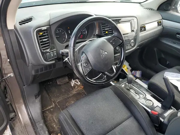 JA4AZ2A36HZ007051 2017 MITSUBISHI OUTLANDER - Image 8