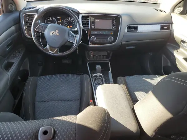 JA4AZ2A36HZ014937 2017 MITSUBISHI OUTLANDER - Image 8