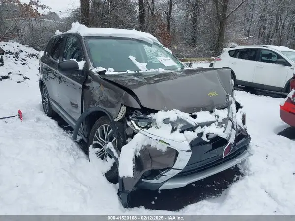 JA4AZ2A36HZ015375 2017 MITSUBISHI OUTLANDER - Image 1