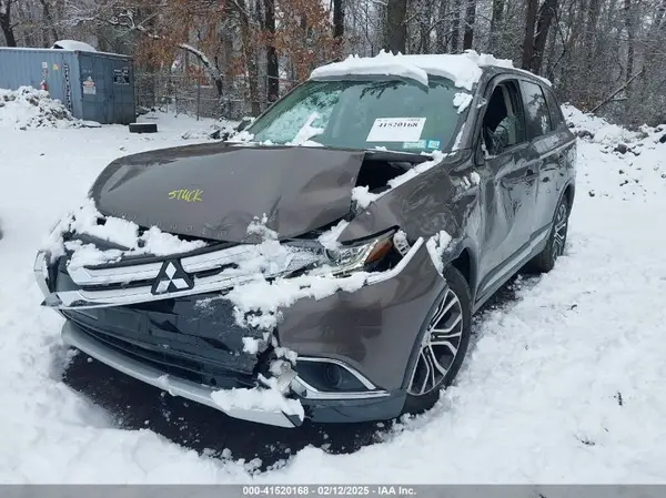JA4AZ2A36HZ015375 2017 MITSUBISHI OUTLANDER - Image 2