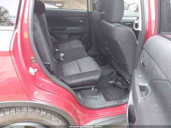 JA4AZ2A36HZ031754 2017 MITSUBISHI OUTLANDER - Image 8