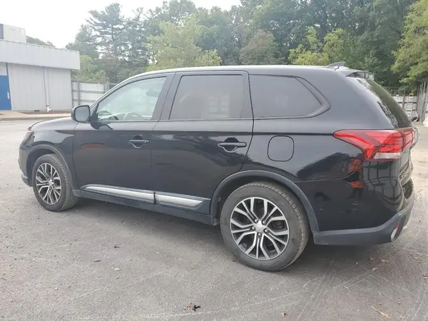JA4AZ2A36HZ062695 2017 MITSUBISHI OUTLANDER - Image 2