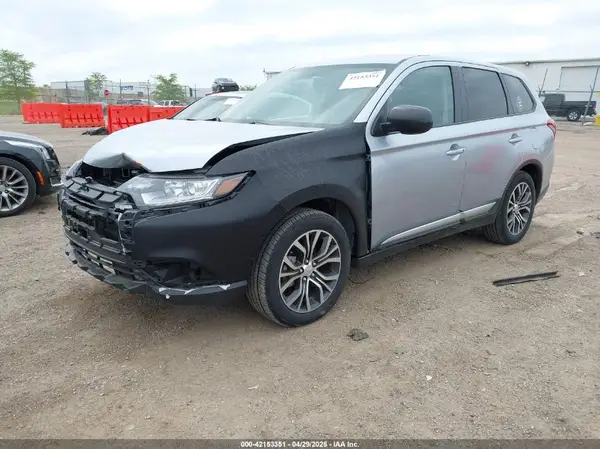 JA4AZ2A36HZ064804 2017 MITSUBISHI OUTLANDER - Image 2