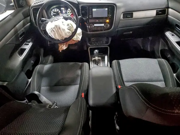 JA4AZ2A36HZ064897 2017 MITSUBISHI OUTLANDER - Image 8